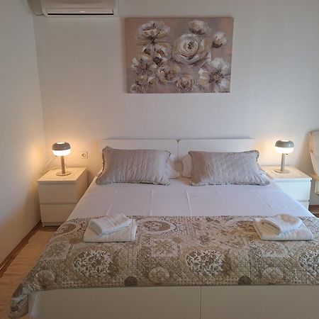 Holiday House With A Parking Space Svirce, Hvar - 17682 Vrbanj Ngoại thất bức ảnh